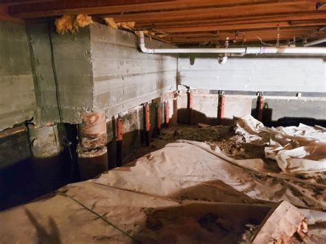 preventing moisture in crawl spaces